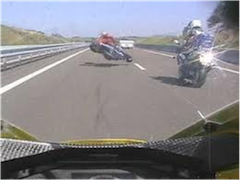 moto in gara su strada